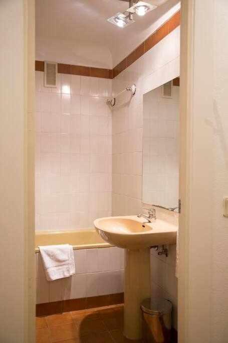 Un Elegante Piso Para Descubrir Madrid Exteriör bild