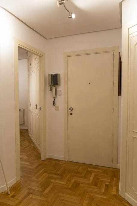 Un Elegante Piso Para Descubrir Madrid Exteriör bild