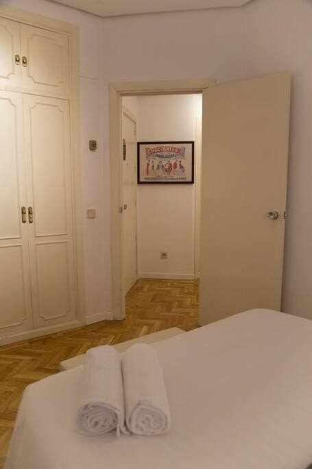 Un Elegante Piso Para Descubrir Madrid Exteriör bild